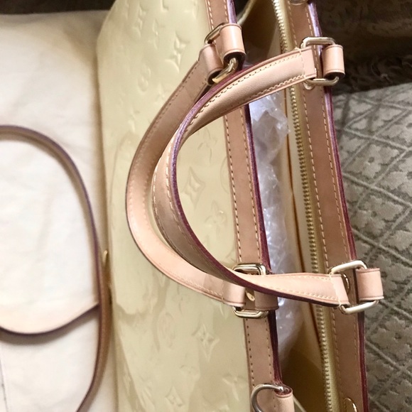 🎄GORGEOUS ♥️              Temporary Sale Price 🎄Authentic Louis Vuitton Bag - Picture 4 of 10